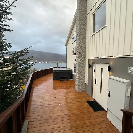 Fjord And Mountain View Location And Free Parking Apartamento *